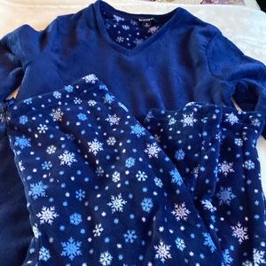 Isotoner very Soft PJs size large run small never worn no tags